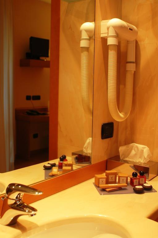 Hotel St John Desio Quarto foto